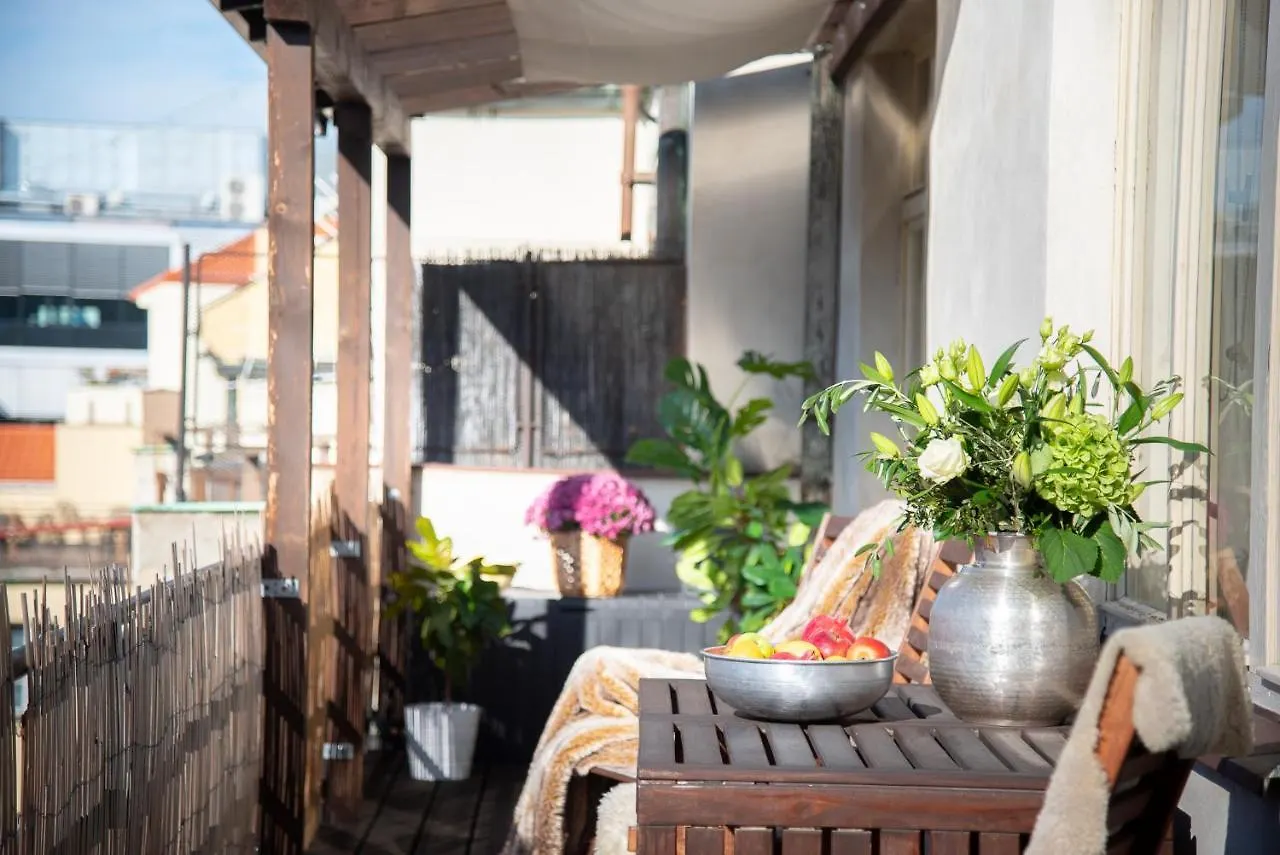 Castle View Apartment Prag